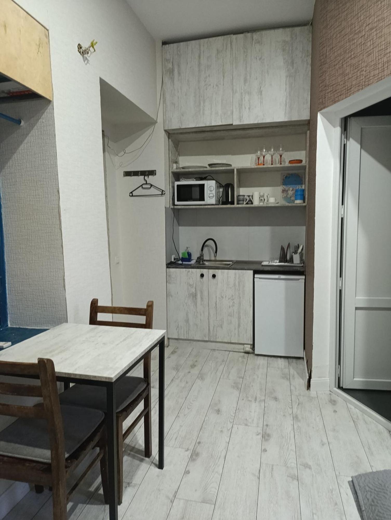 Nino'S Apartment In The Center Of Tbilisi Exterior foto
